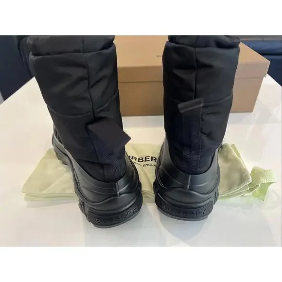 $1190 Burberry Men's Black Arthur Puffy Winter ❄️ Boots - EU44/US11